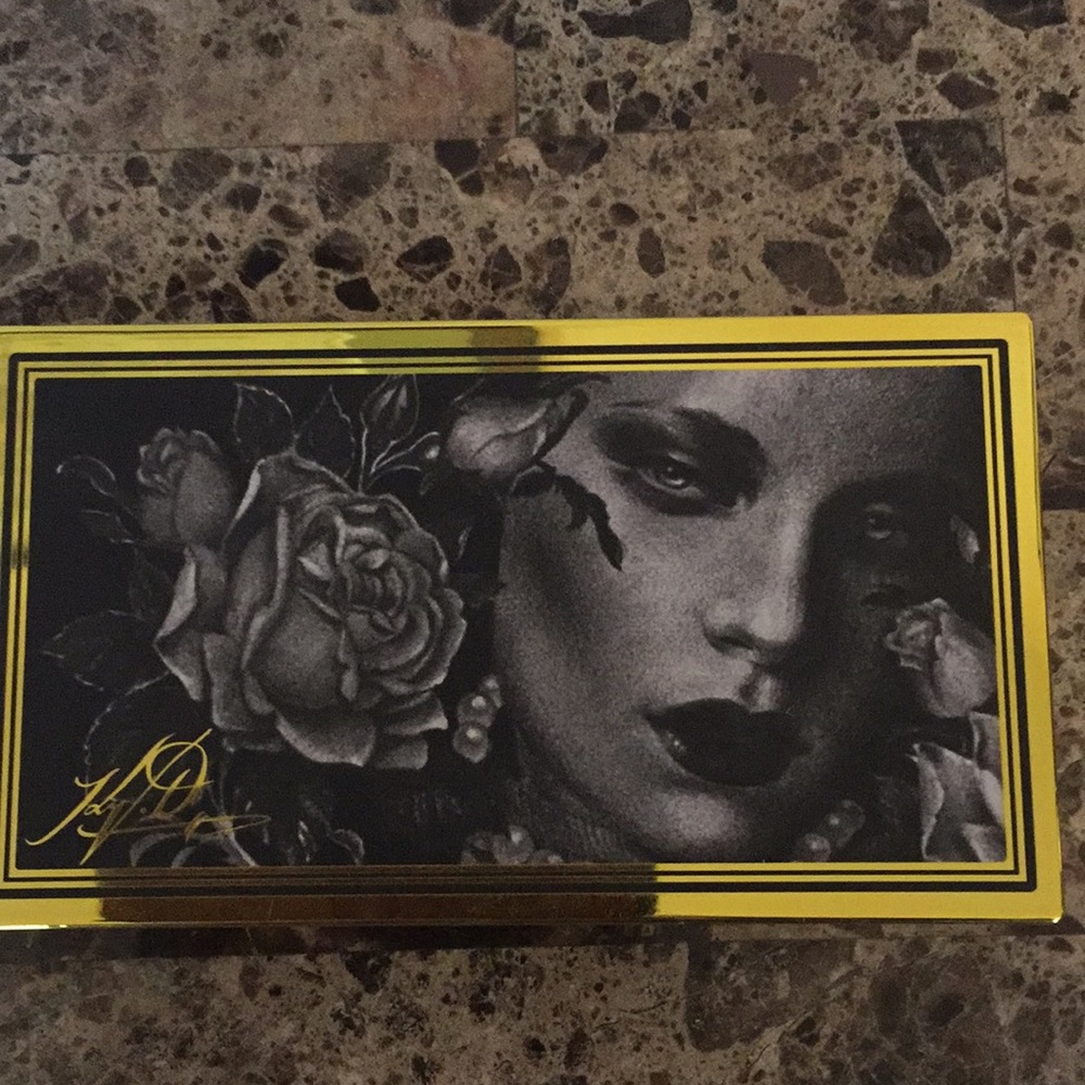 Kat Von D 10 year anniversary eye palette Celebrat